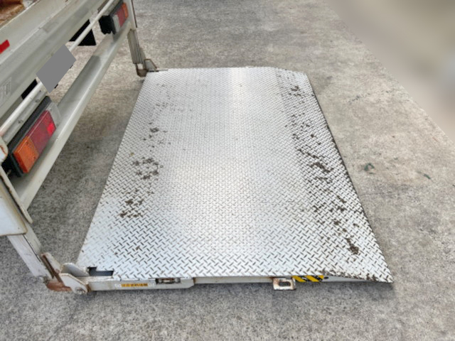 三菱ふそうキャンターアルミバン小型（2t・3t）[写真17]