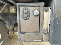 三菱ふそうキャンターアルミバン小型（2t・3t）[写真18]