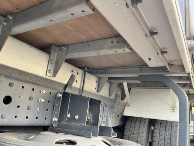 三菱ふそうキャンターアルミバン小型（2t・3t）[写真22]