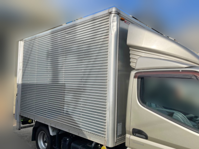 三菱ふそうキャンターアルミバン小型（2t・3t）[写真07]