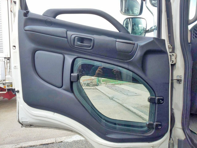 日野レンジャーアルミウイング中型（4t）[写真27]