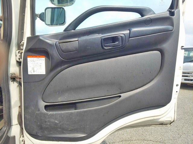 日野レンジャーアルミウイング中型（4t）[写真28]