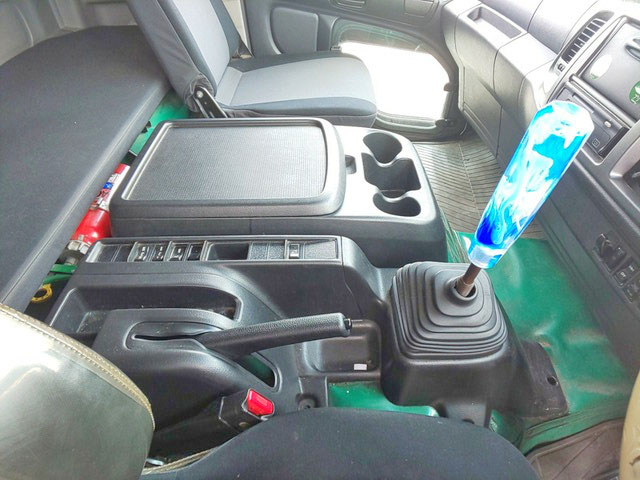 日野レンジャーアルミウイング中型（4t）[写真35]