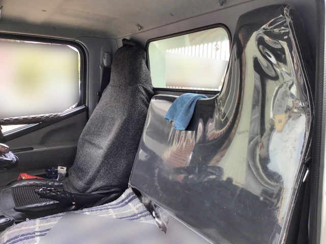 三菱ふそうキャンターダンプ小型（2t・3t）[写真29]