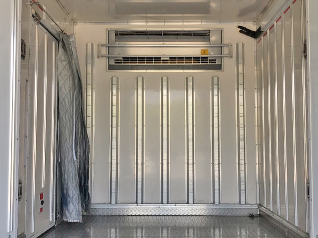 いすゞエルフ冷凍車（冷蔵車）小型（2t・3t）[写真16]