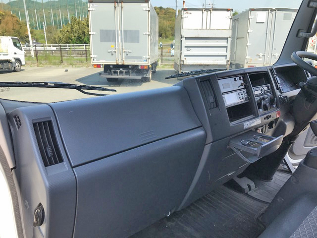 いすゞエルフ冷凍車（冷蔵車）小型（2t・3t）[写真32]