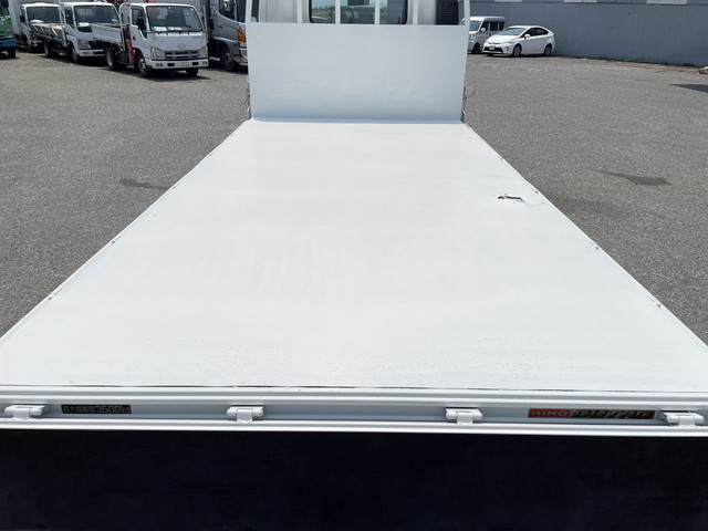 日野デュトロ平ボディ小型（2t・3t）[写真11]