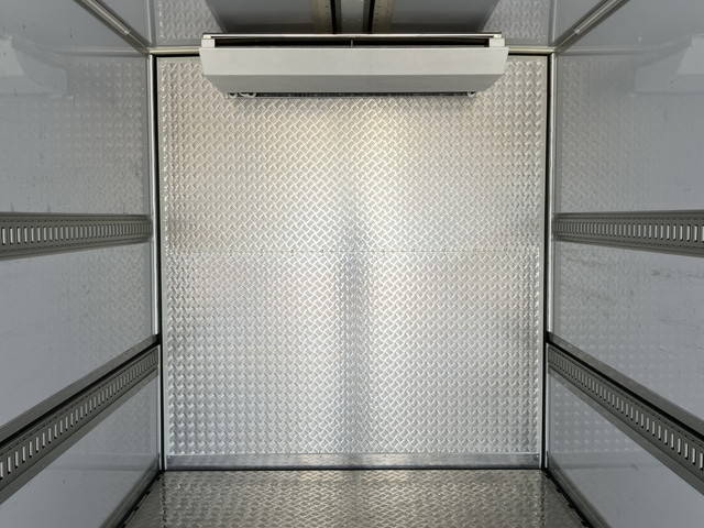 日野プロフィア冷蔵冷凍ウイング大型（10t）[写真17]