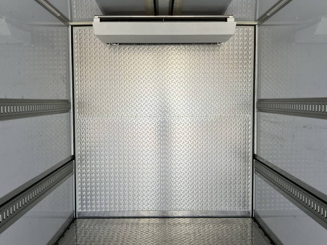 日野プロフィア冷蔵冷凍ウイング大型（10t）[写真17]