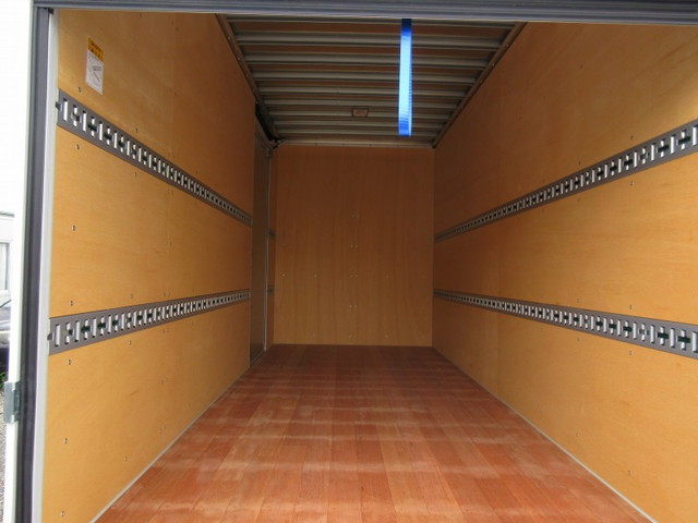 三菱ふそうキャンターアルミバン小型（2t・3t）[写真03]