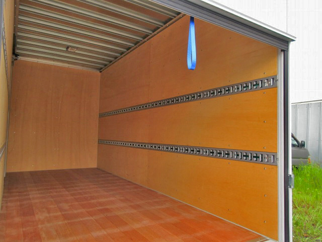 三菱ふそうキャンターアルミバン小型（2t・3t）[写真04]