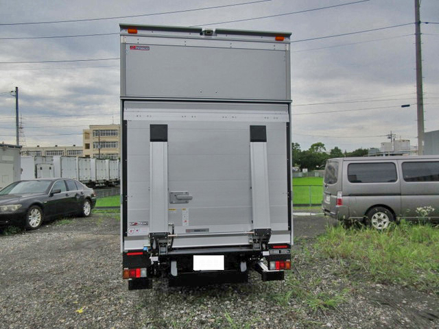 三菱ふそうキャンターアルミバン小型（2t・3t）[写真06]