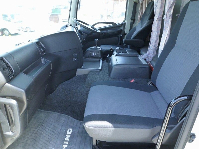 日野プロフィアアルミウイング大型（10t）[写真12]