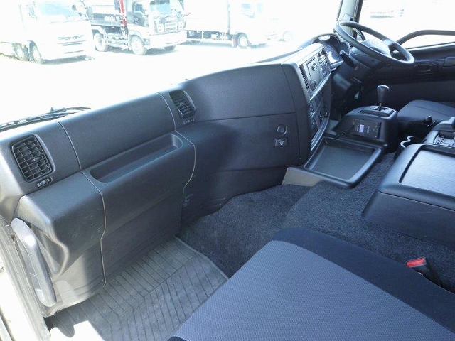 日野プロフィアアルミウイング大型（10t）[写真14]