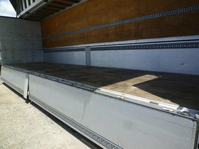 日野プロフィアアルミウイング大型（10t）[写真23]