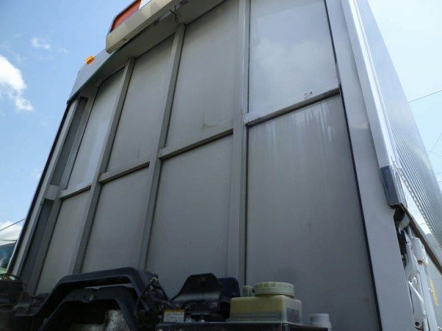 日野プロフィアアルミウイング大型（10t）[写真34]