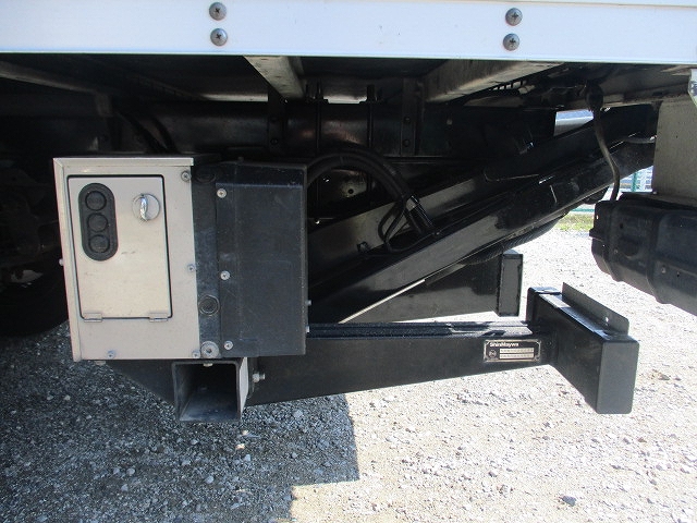 三菱ふそうキャンターアルミバン小型（2t・3t）[写真11]