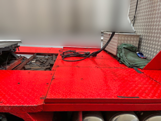 三菱ふそうスーパーグレートトレーラーヘッド（トラクターヘッド）大型（10t）[写真10]