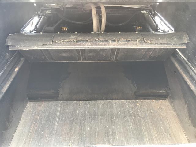 いすゞエルフパッカー車（塵芥車）小型（2t・3t）[写真16]