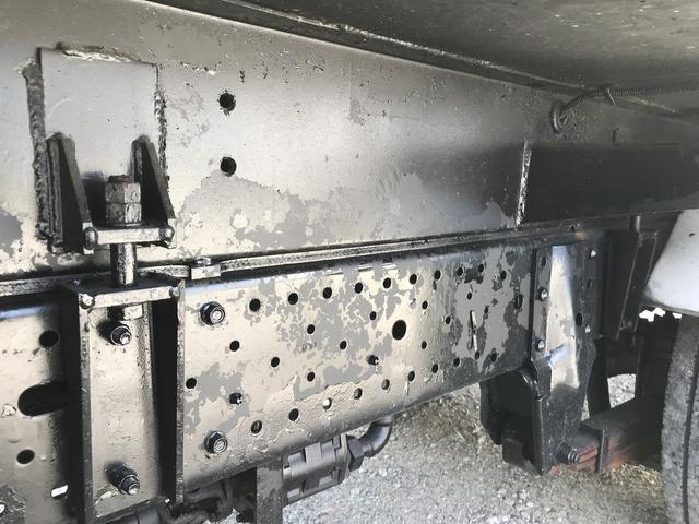 いすゞエルフパッカー車（塵芥車）小型（2t・3t）[写真36]