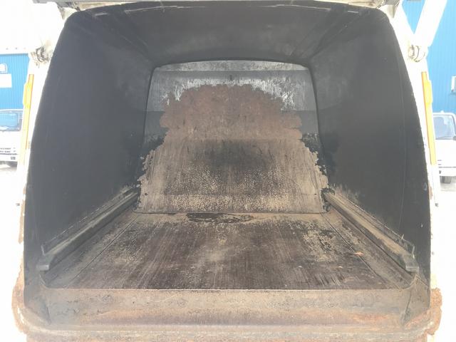 いすゞエルフパッカー車（塵芥車）小型（2t・3t）[写真39]