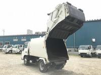 いすゞエルフパッカー車（塵芥車）小型（2t・3t）[写真03]