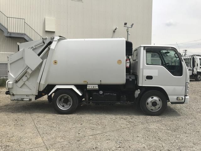 いすゞエルフパッカー車（塵芥車）小型（2t・3t）[写真08]