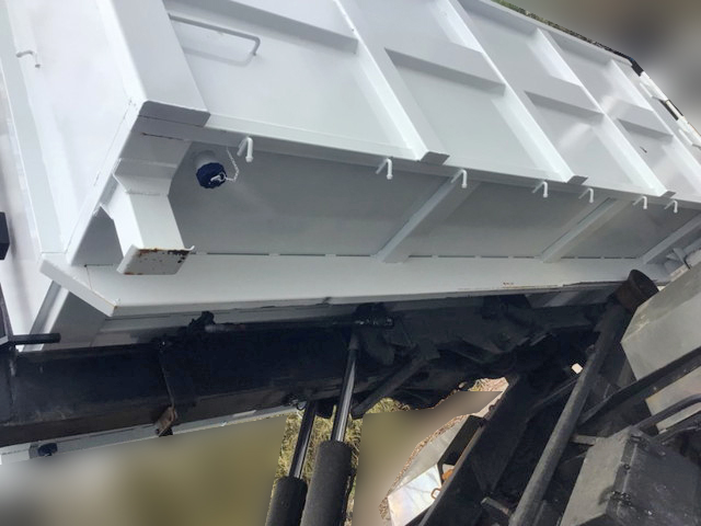 UDトラックスコンドルコンテナ専用車中型（4t）[写真14]