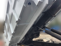 UDトラックスコンドルコンテナ専用車中型（4t）[写真15]