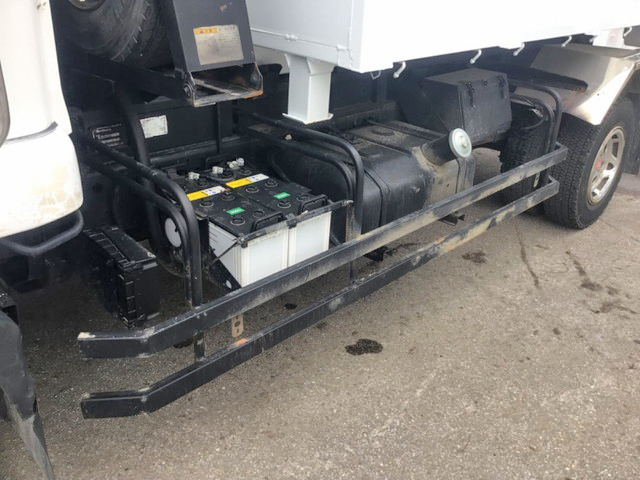 UDトラックスコンドルコンテナ専用車中型（4t）[写真21]