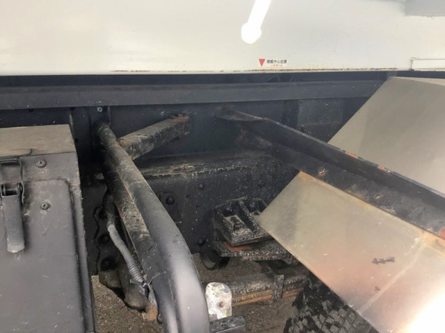 UDトラックスコンドルコンテナ専用車中型（4t）[写真23]