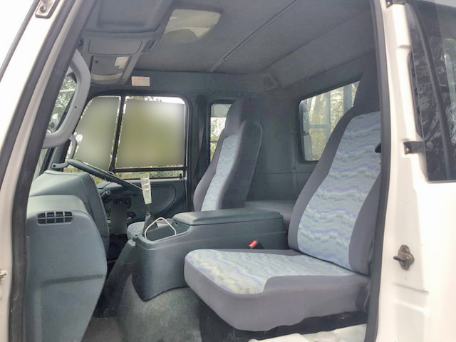 UDトラックスコンドルコンテナ専用車中型（4t）[写真31]