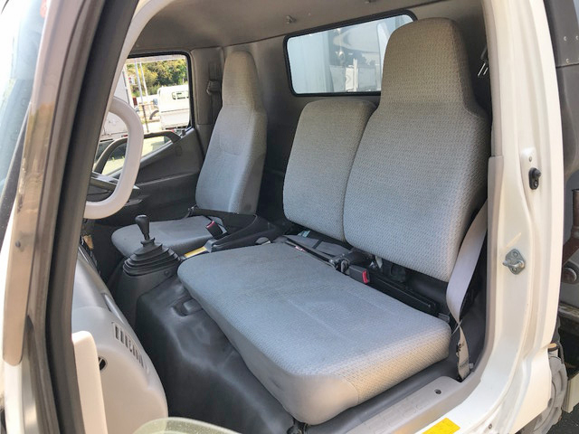 トヨタダイナアルミウイング小型（2t・3t）[写真31]