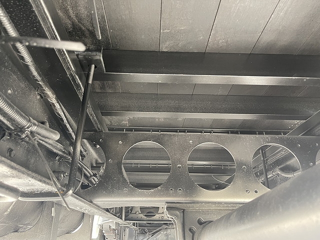 UDトラックスコンドルセルフクレーン3段増トン（6t・8t）[写真10]