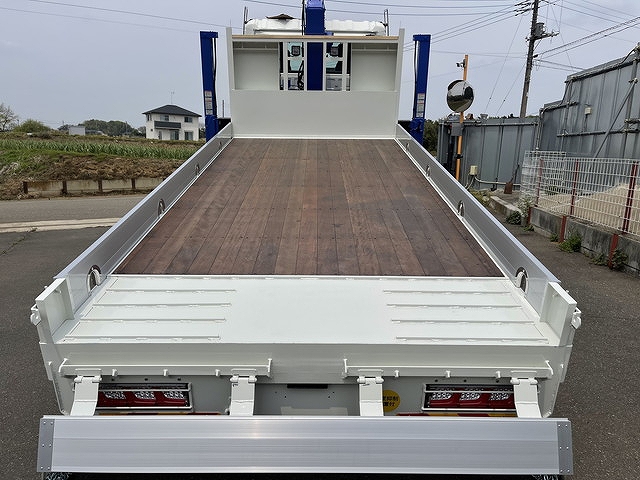 UDトラックスコンドルセルフクレーン3段増トン（6t・8t）[写真17]