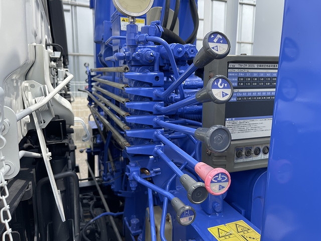 UDトラックスコンドルセルフクレーン3段増トン（6t・8t）[写真21]