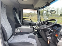 UDトラックスコンドルセルフクレーン3段増トン（6t・8t）[写真33]