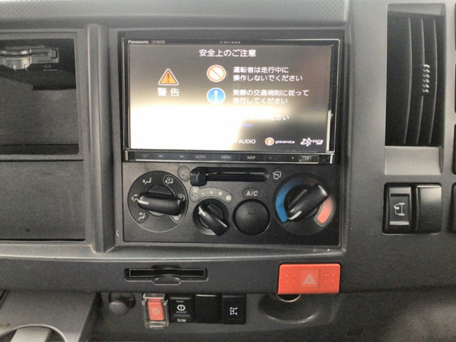 いすゞエルフセーフティローダー小型（2t・3t）[写真33]