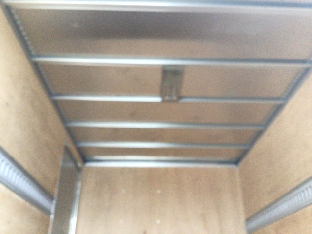 いすゞエルフアルミバン小型（2t・3t）[写真11]
