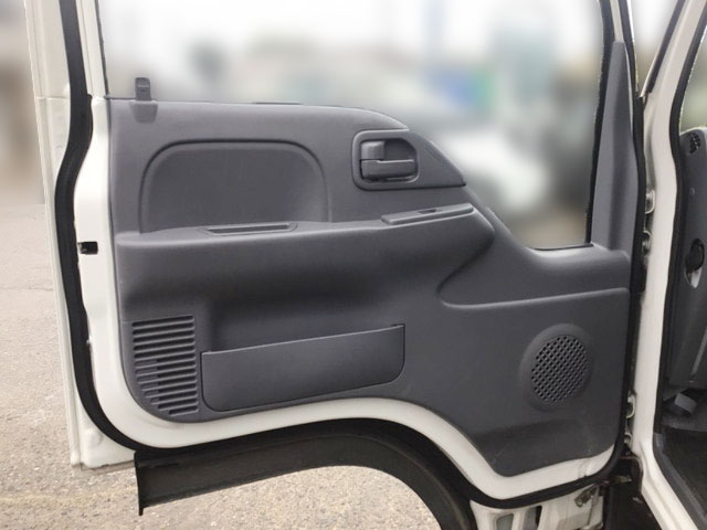 いすゞエルフアルミバン小型（2t・3t）[写真27]