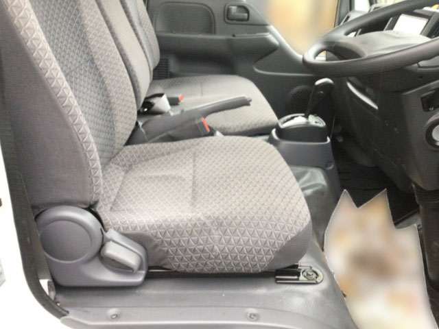 いすゞエルフアルミバン小型（2t・3t）[写真28]