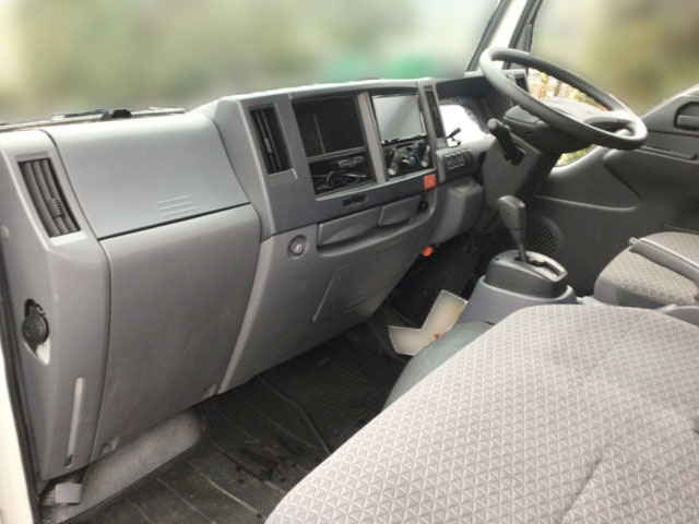 いすゞエルフアルミバン小型（2t・3t）[写真30]