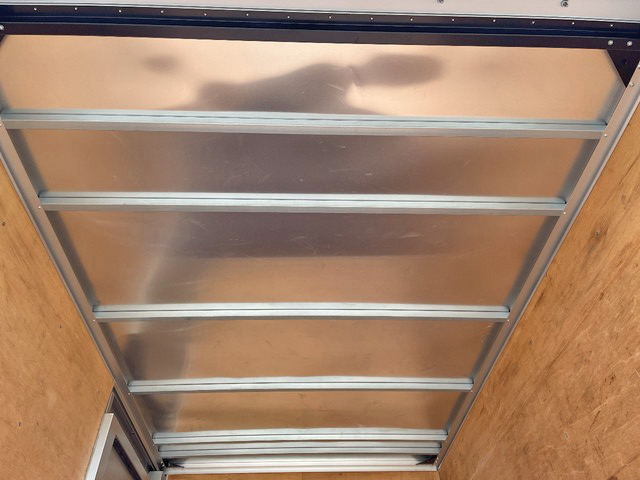 トヨタトヨエースアルミバン小型（2t・3t）[写真12]