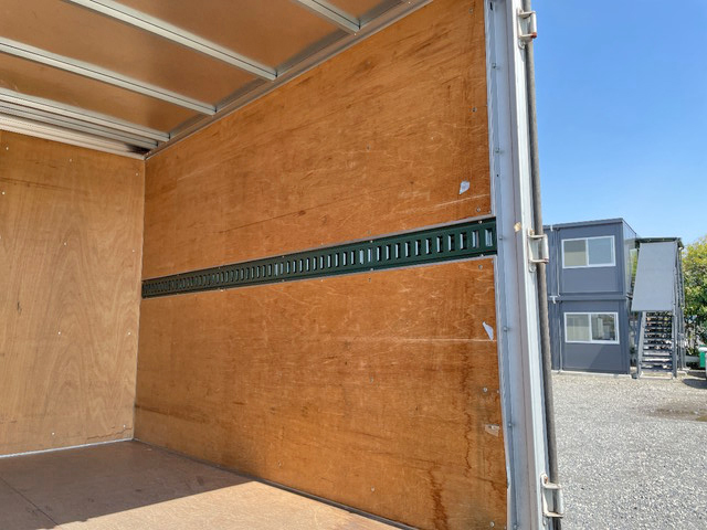 トヨタトヨエースアルミバン小型（2t・3t）[写真14]