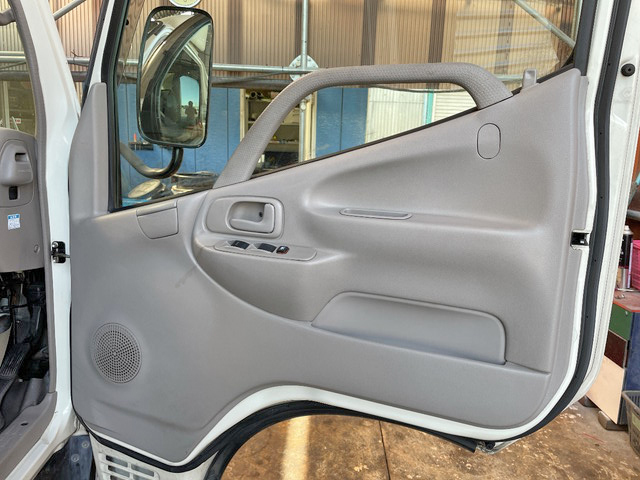 トヨタトヨエースアルミバン小型（2t・3t）[写真29]