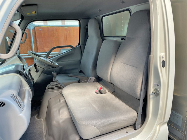 トヨタトヨエースアルミバン小型（2t・3t）[写真31]