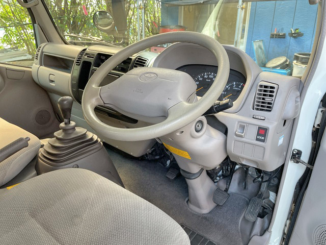 トヨタトヨエースアルミバン小型（2t・3t）[写真34]