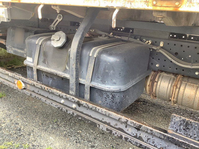 いすゞエルフ平ボディ小型（2t・3t）[写真10]