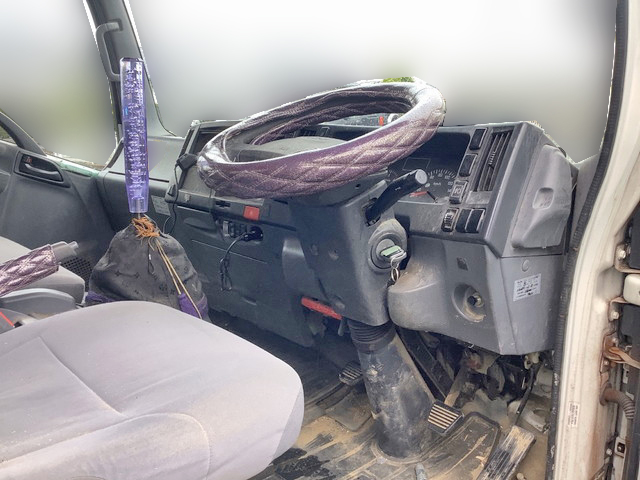 いすゞエルフ平ボディ小型（2t・3t）[写真30]