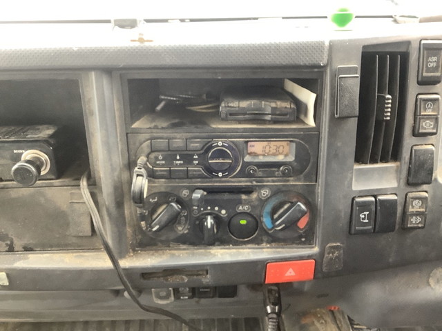 いすゞエルフ平ボディ小型（2t・3t）[写真34]